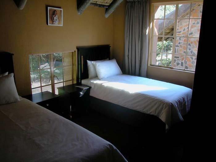 Butha-Buthe Maliba River Lodge חדר תמונה